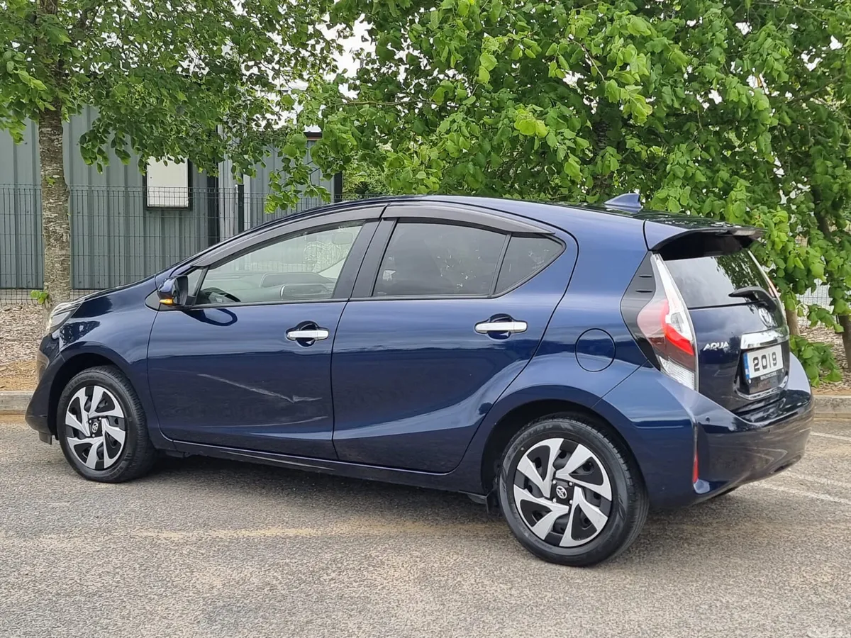Toyota Aqua Hatchback, Petrol Hybrid, 2019, Blue
