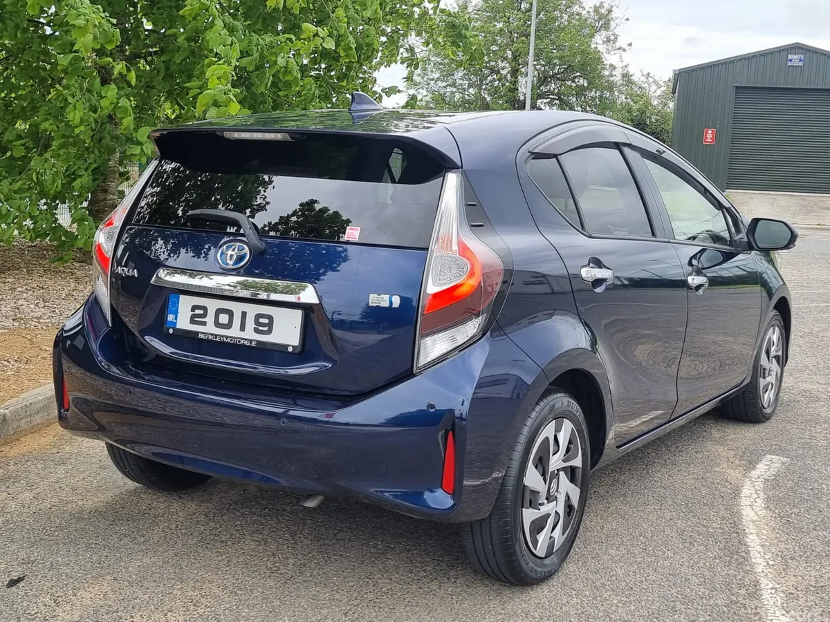 Toyota Aqua Hatchback, Petrol Hybrid, 2019, Blue