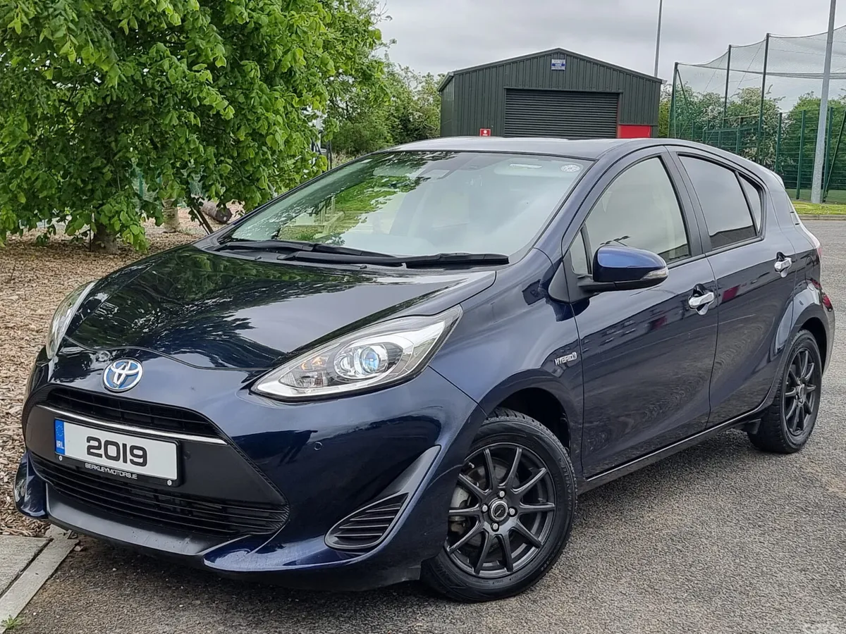 Toyota Aqua Hatchback, Petrol Hybrid, 2019, Blue