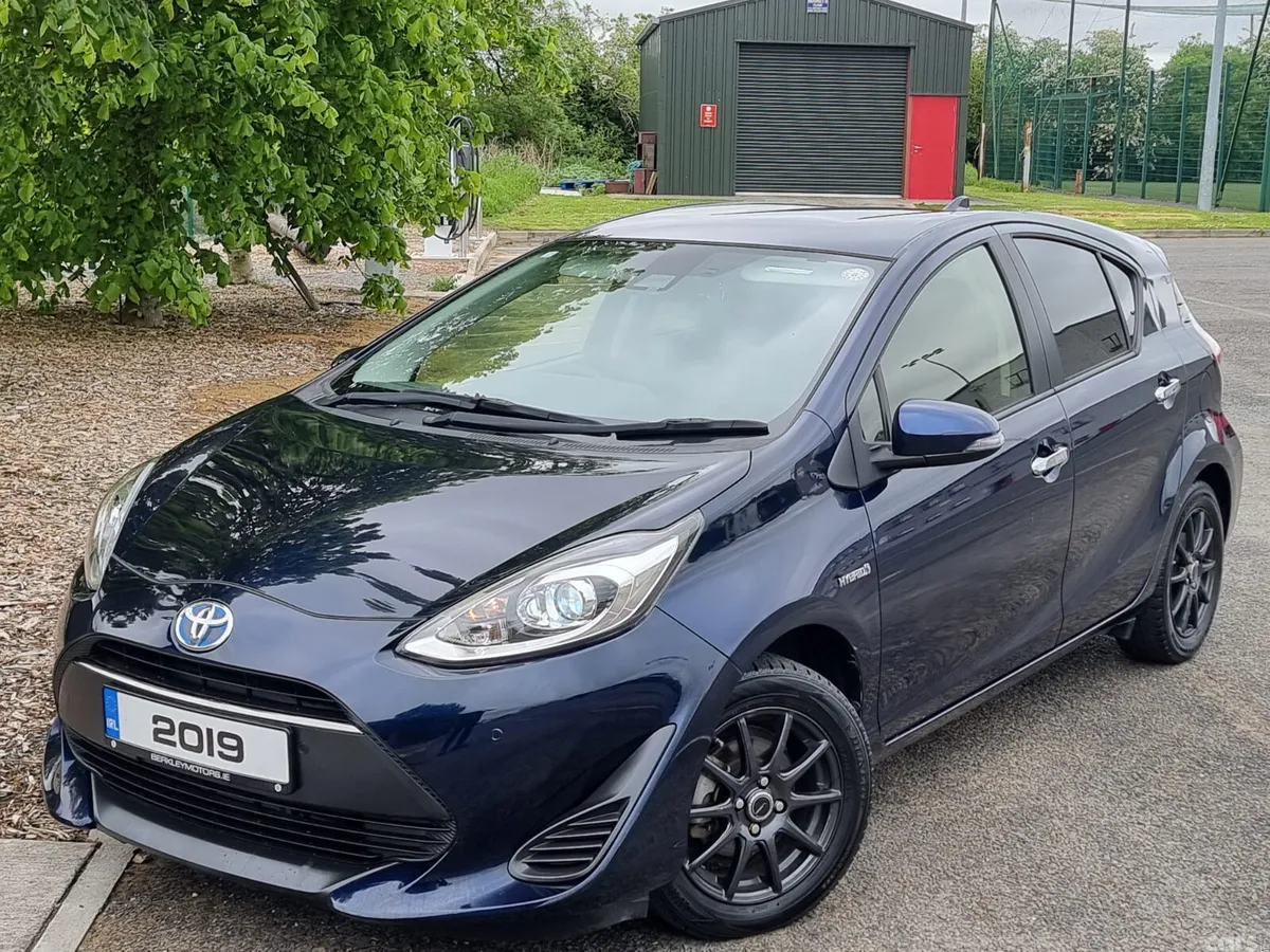 Toyota Aqua Hatchback, Petrol Hybrid, 2019, Blue