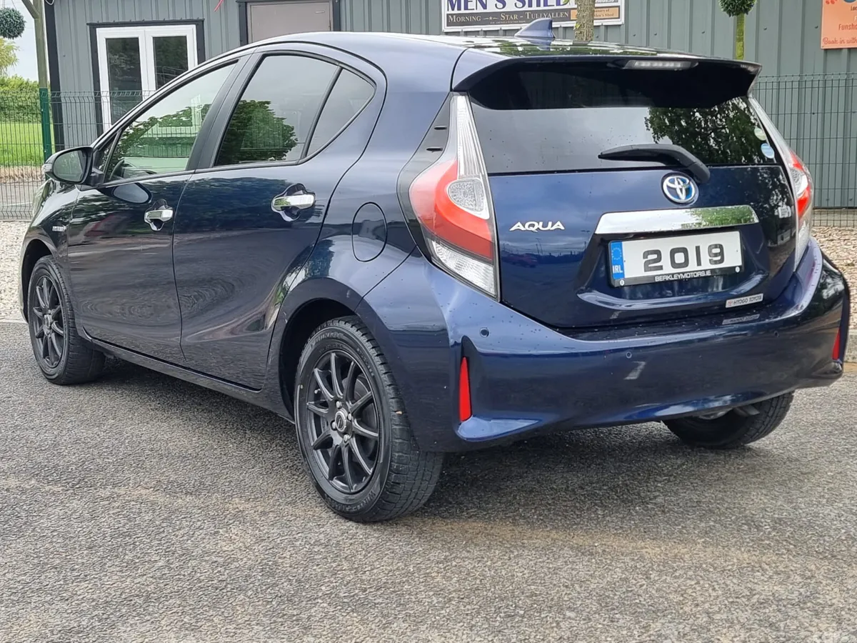 Toyota Aqua Hatchback, Petrol Hybrid, 2019, Blue