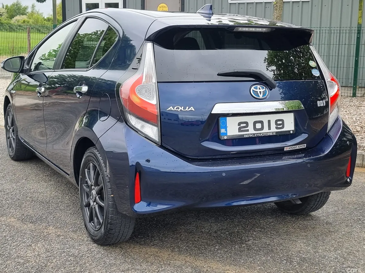 Toyota Aqua Hatchback, Petrol Hybrid, 2019, Blue