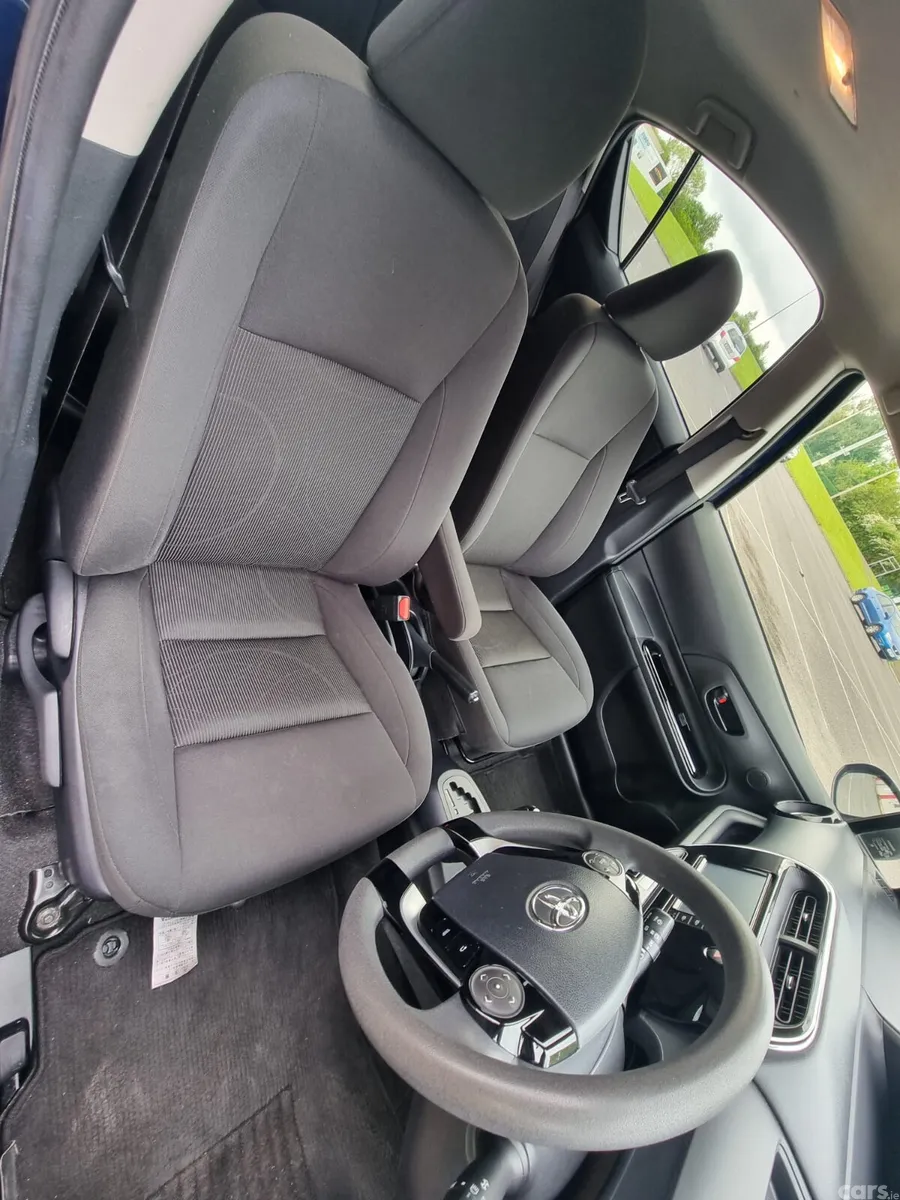 Toyota Aqua Hatchback, Petrol Hybrid, 2019, Blue