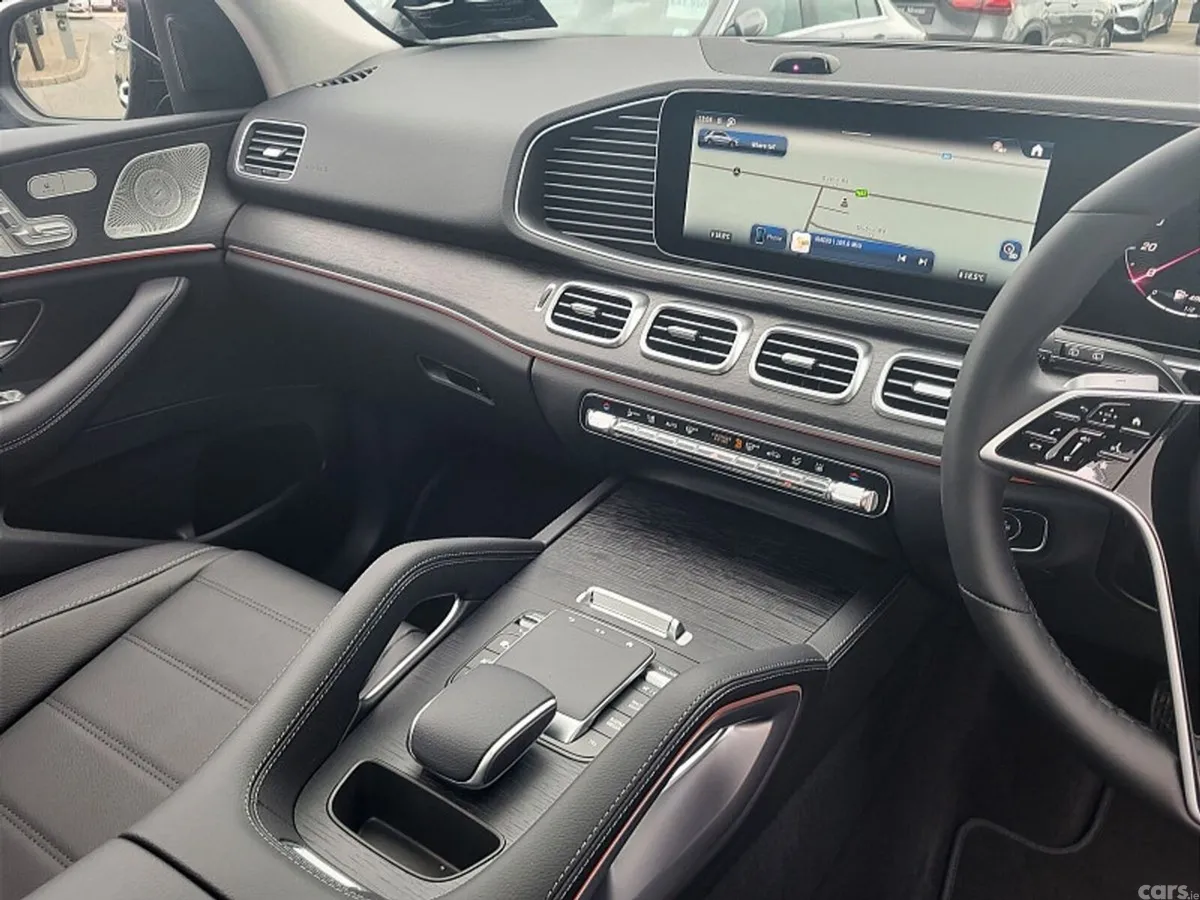 Mercedes-Benz GLE SUV, Diesel Plug-in Hybrid, 2027, Black