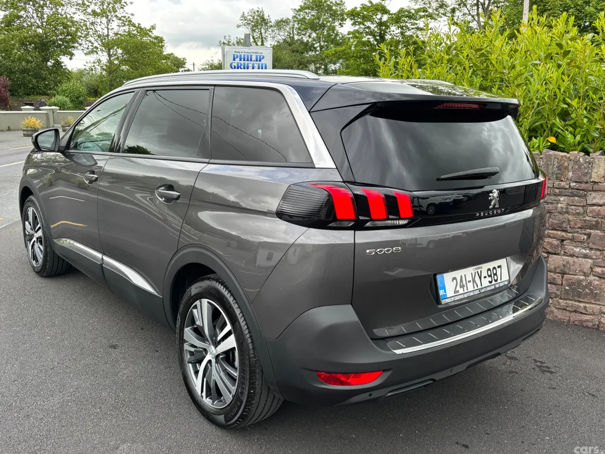 Peugeot 5008 MPV, Petrol Hybrid, 2024, Grey