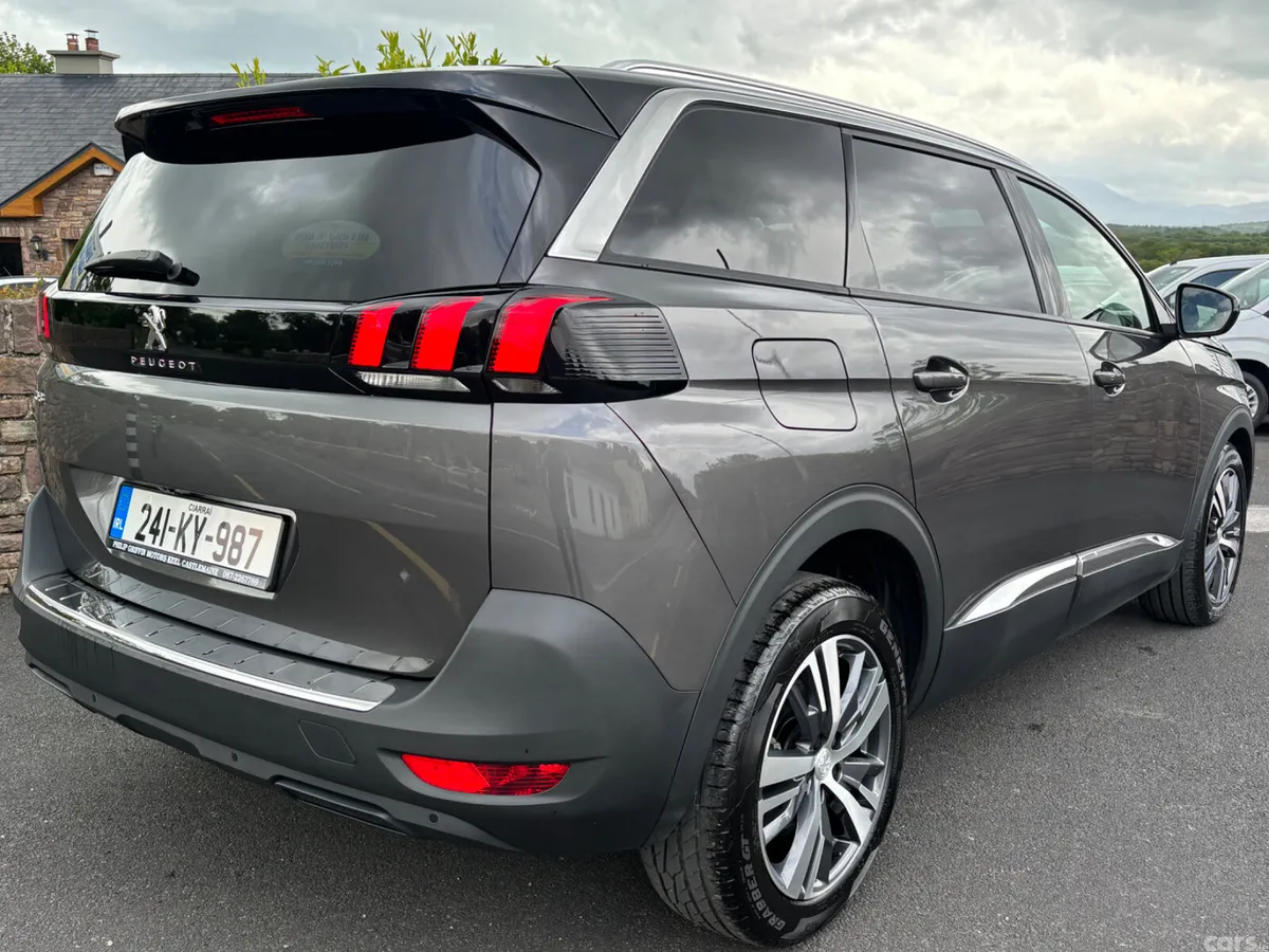 Peugeot 5008 MPV, Petrol Hybrid, 2024, Grey