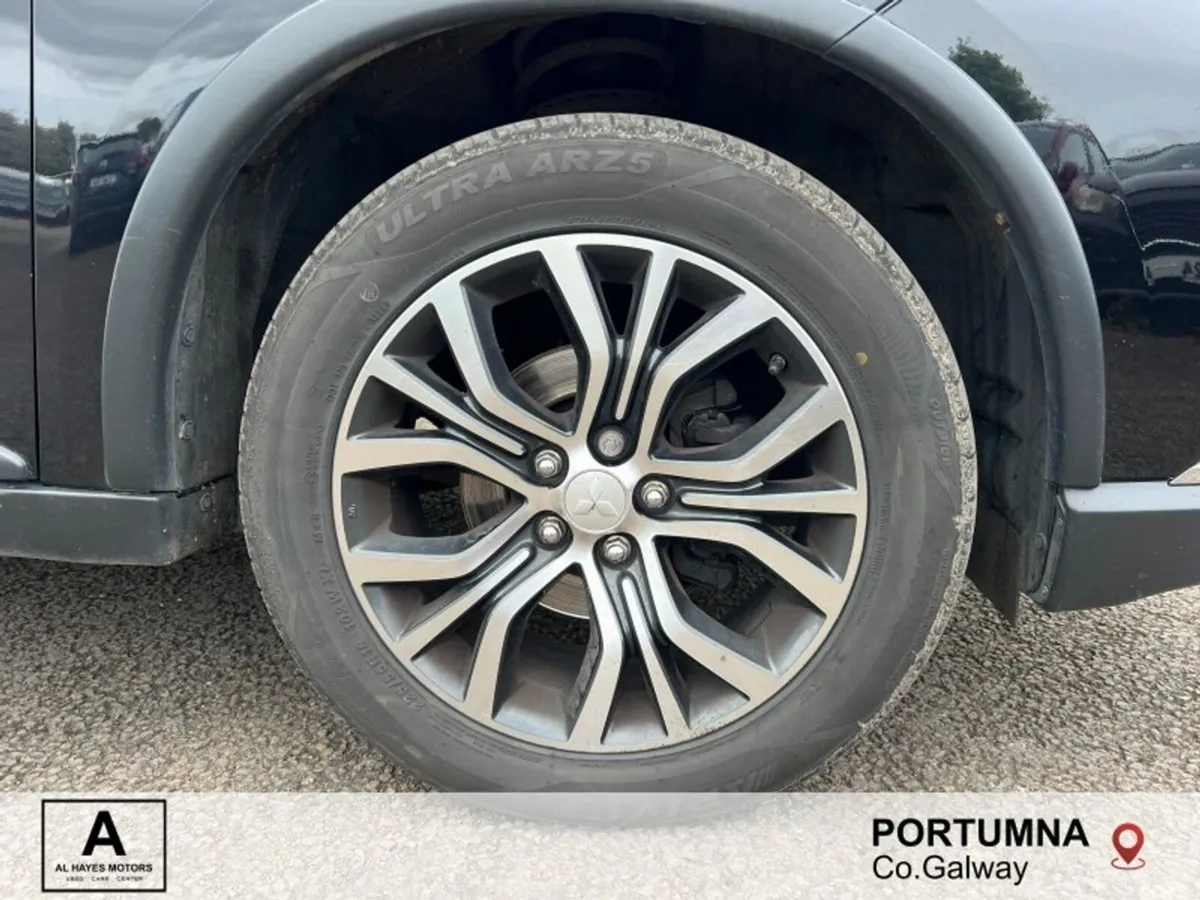 Mitsubishi Outlander SUV, Diesel, 2016, Black