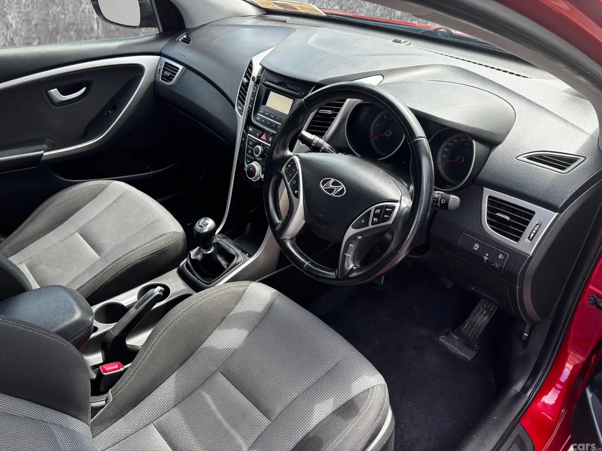 Hyundai i30 Hatchback, Diesel, 2016, Red