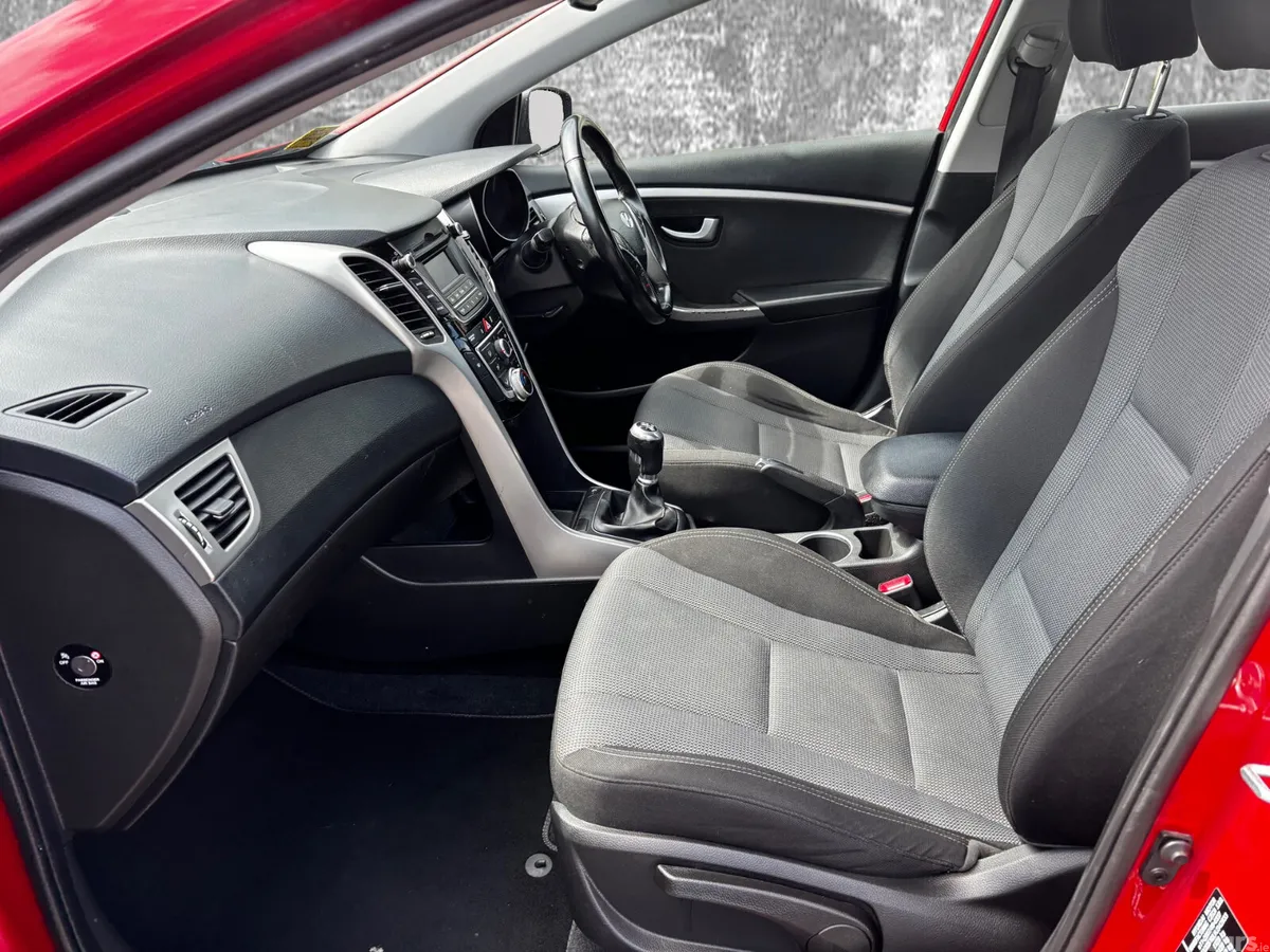 Hyundai i30 Hatchback, Diesel, 2016, Red
