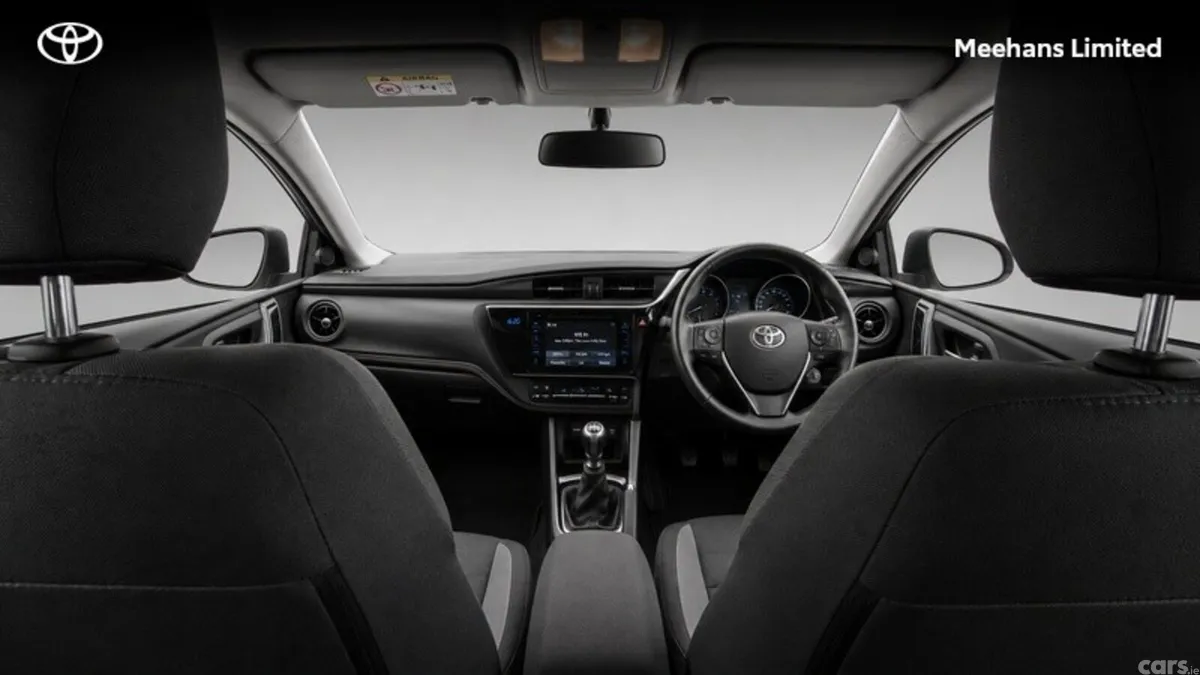 Toyota Auris Hatchback, Diesel, 2016, Silver