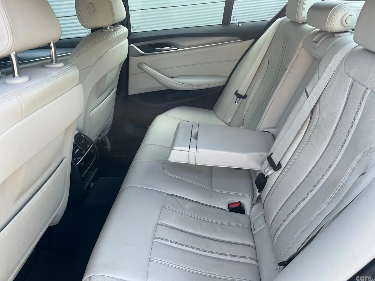 BMW 5-Series Saloon, Petrol Plug-in Hybrid, 2017, Blue