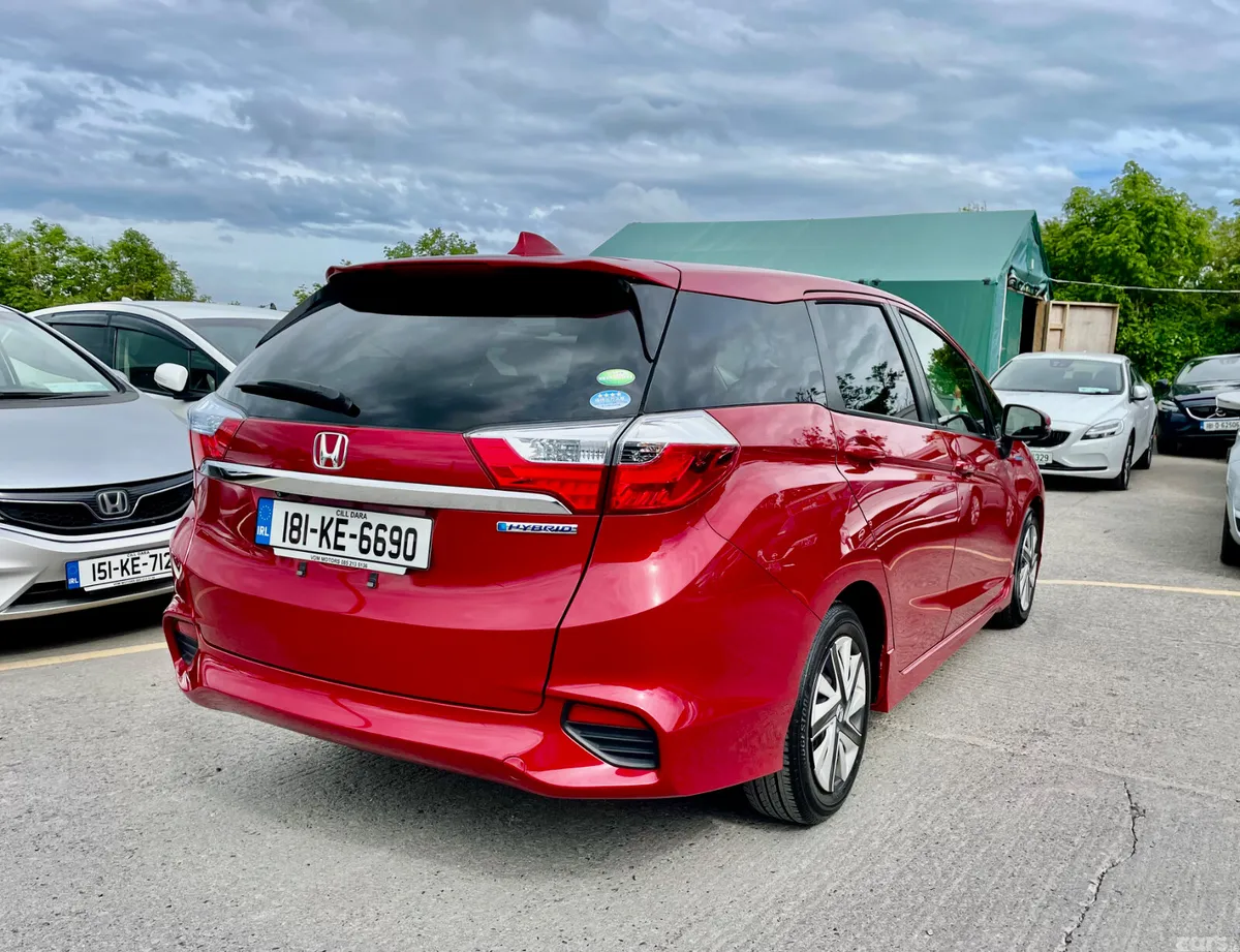 Honda Shuttle MPV, Petrol Hybrid, 2018, Red