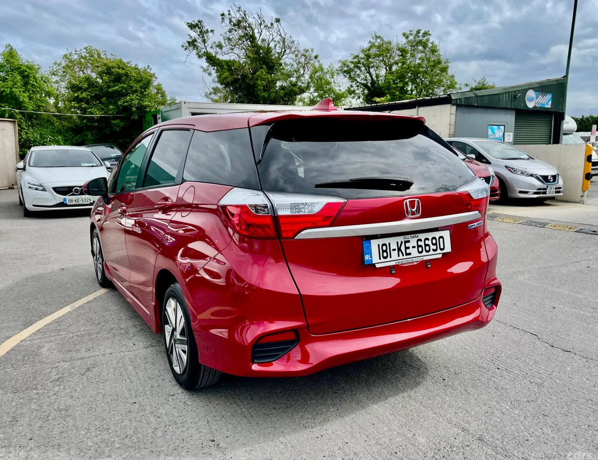 Honda Shuttle MPV, Petrol Hybrid, 2018, Red