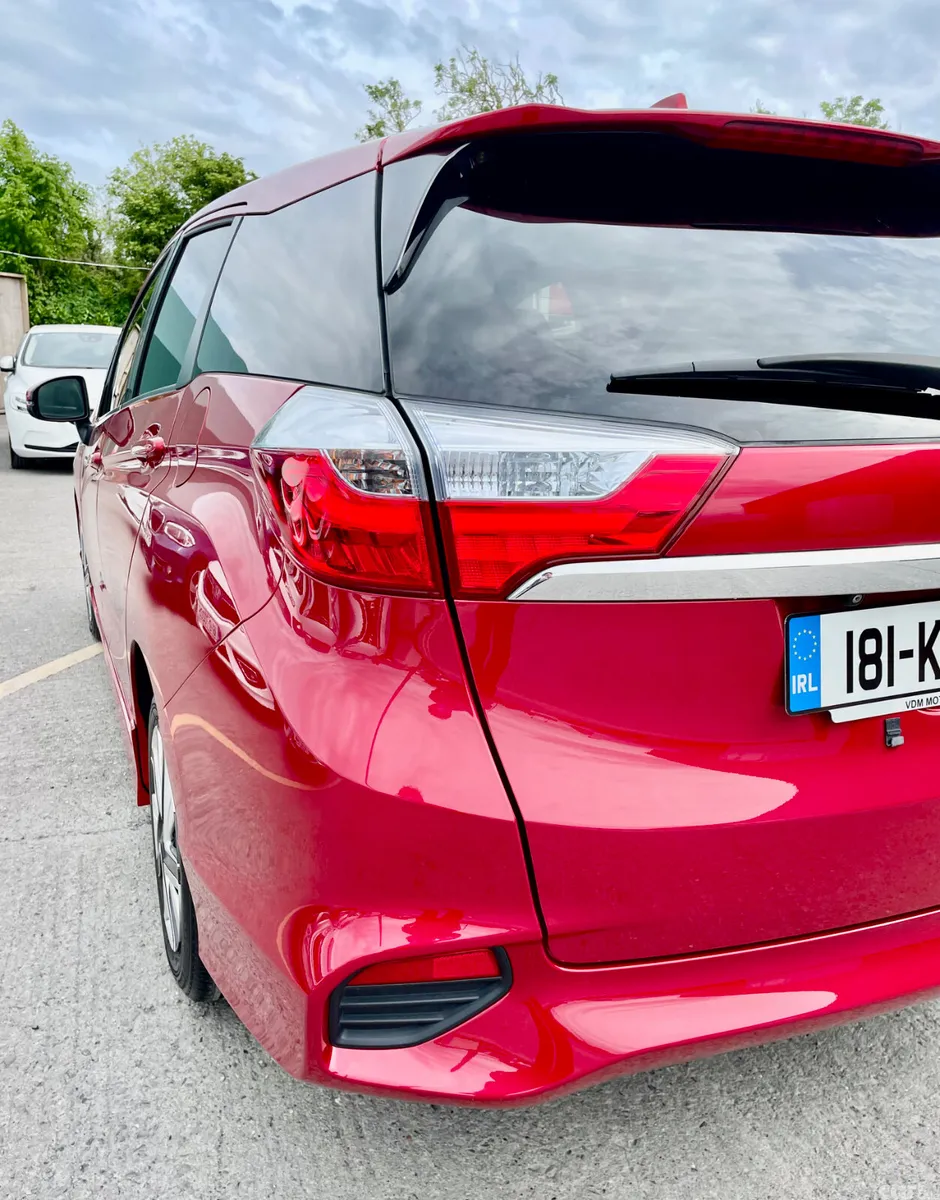 Honda Shuttle MPV, Petrol Hybrid, 2018, Red