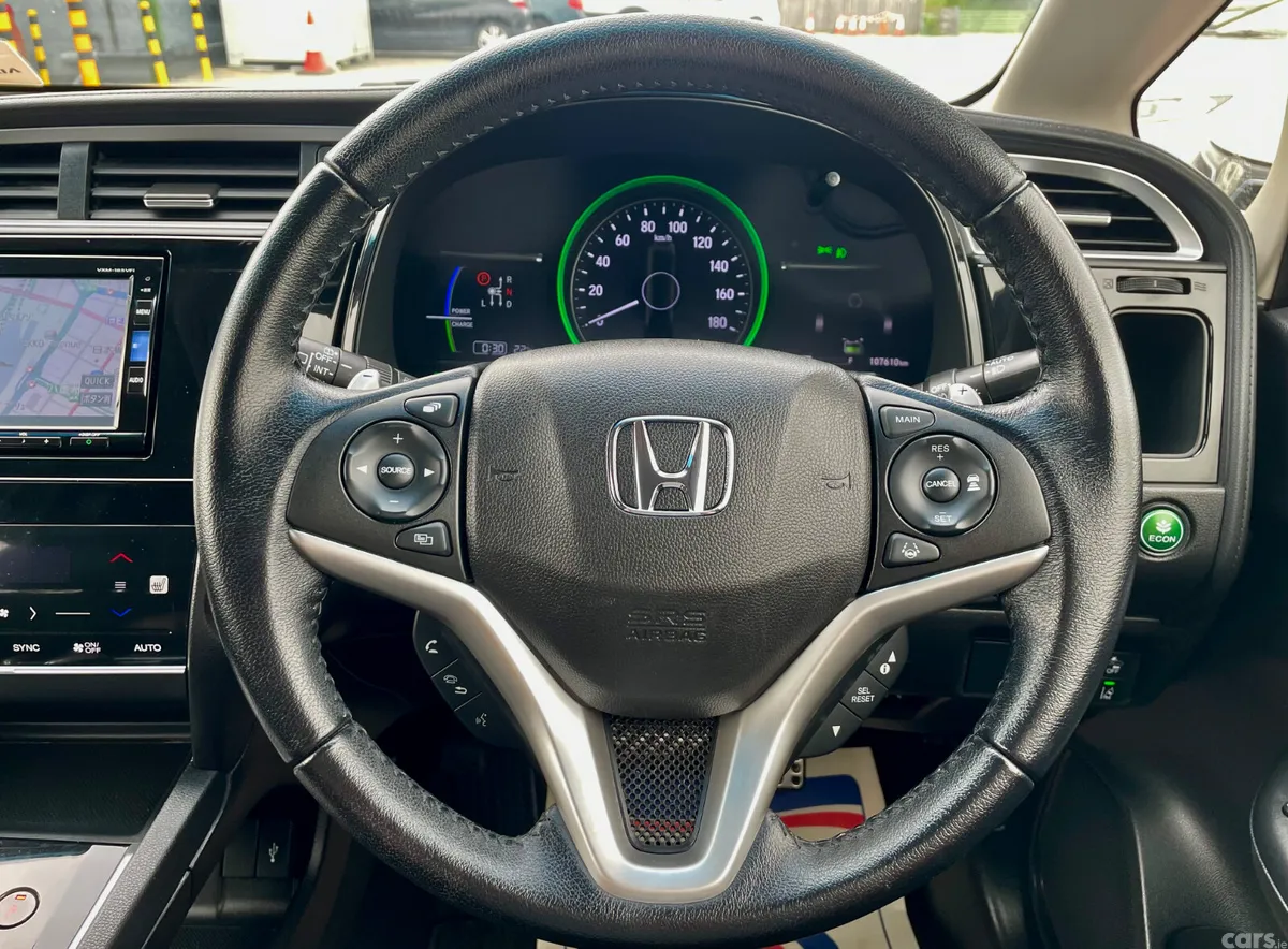 Honda Shuttle MPV, Petrol Hybrid, 2018, Red