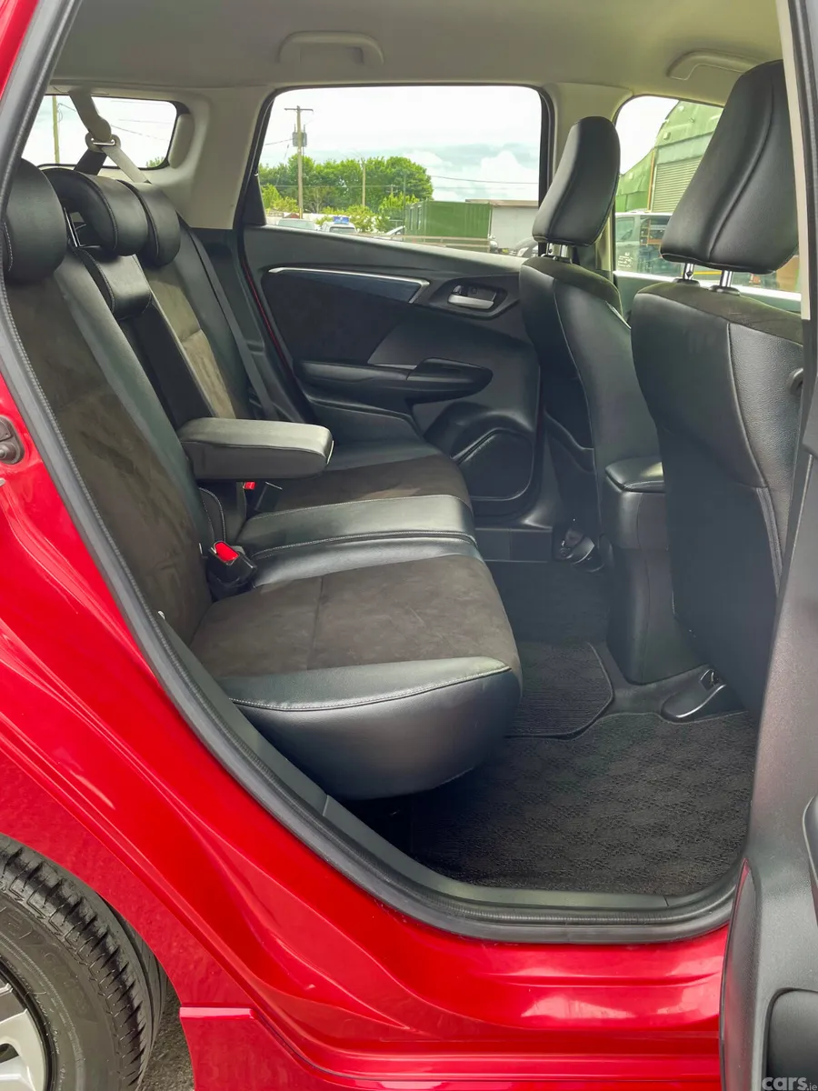 Honda Shuttle MPV, Petrol Hybrid, 2018, Red