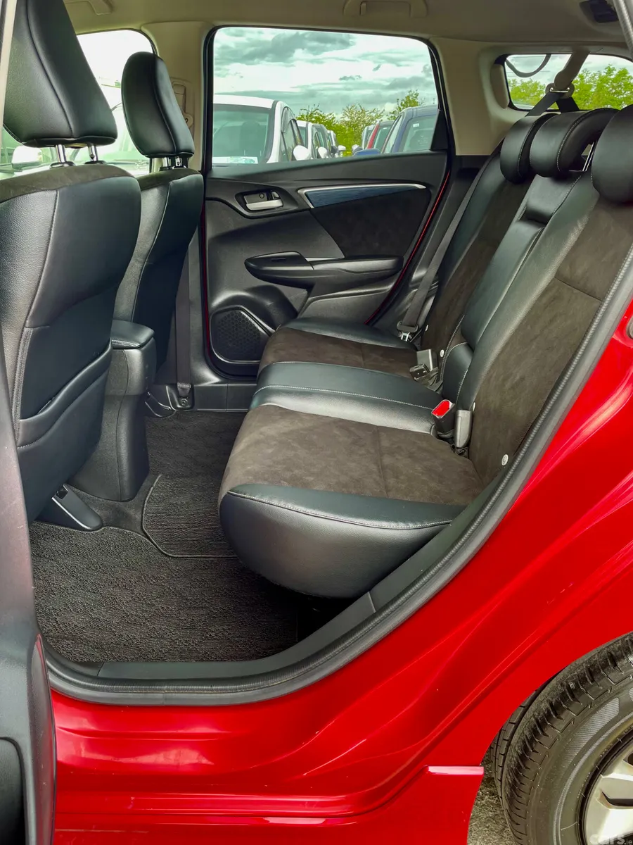 Honda Shuttle MPV, Petrol Hybrid, 2018, Red