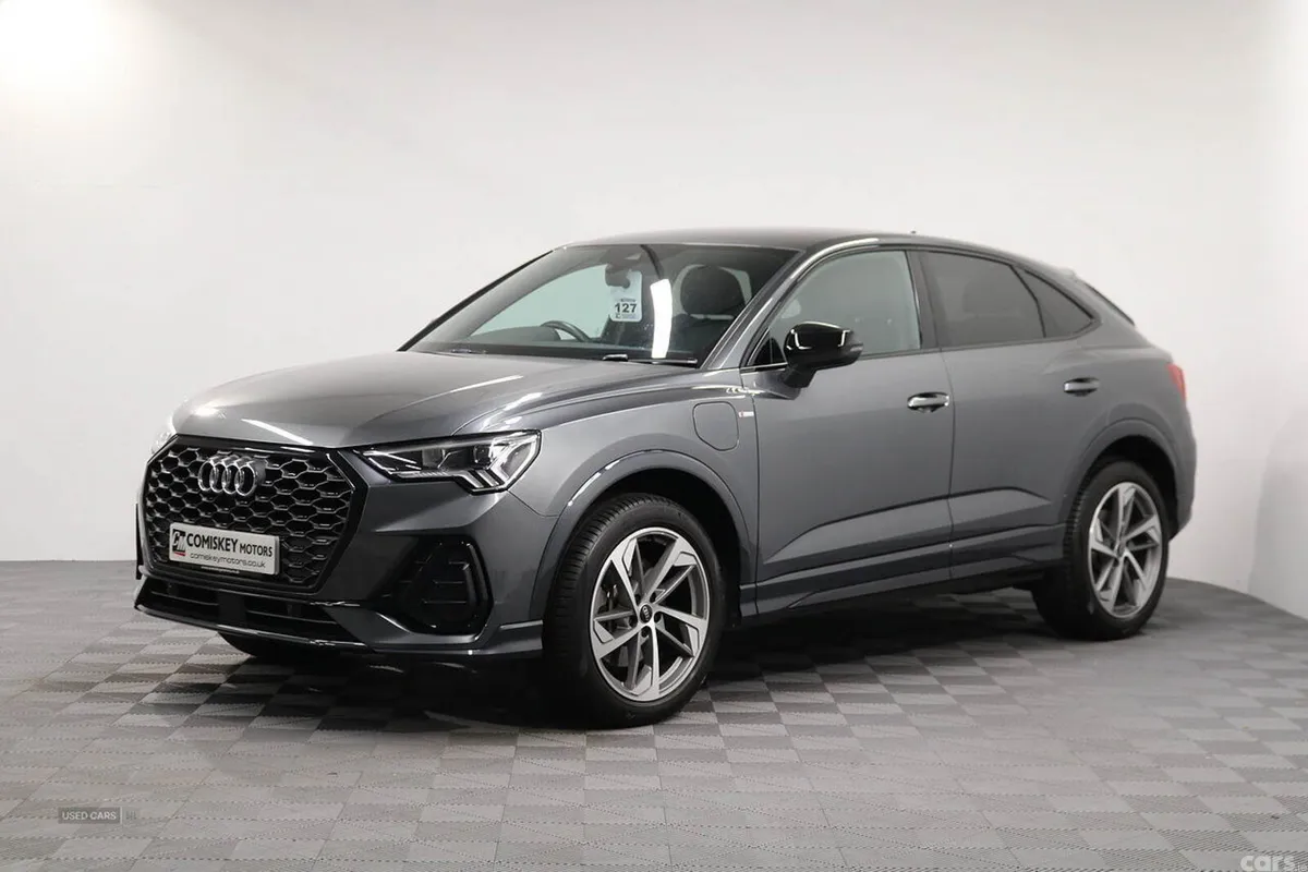 Audi Q3 SUV, Petrol Hybrid, 2023, Grey