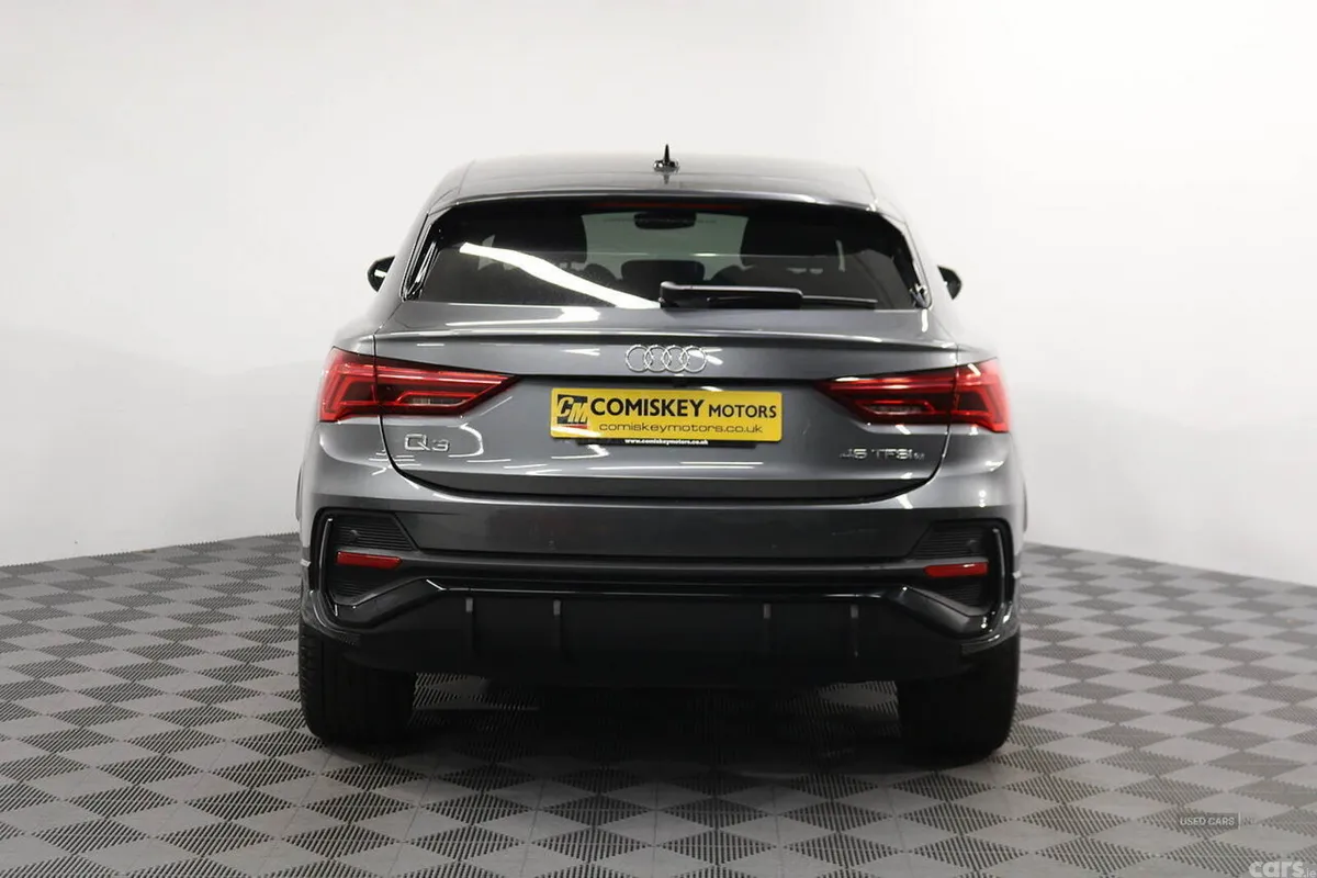 Audi Q3 SUV, Petrol Hybrid, 2023, Grey