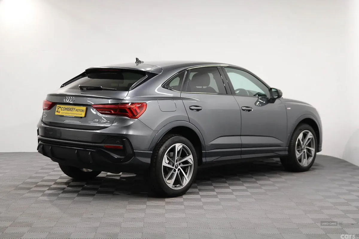 Audi Q3 SUV, Petrol Hybrid, 2023, Grey