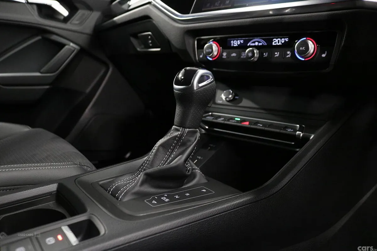Audi Q3 SUV, Petrol Hybrid, 2023, Grey