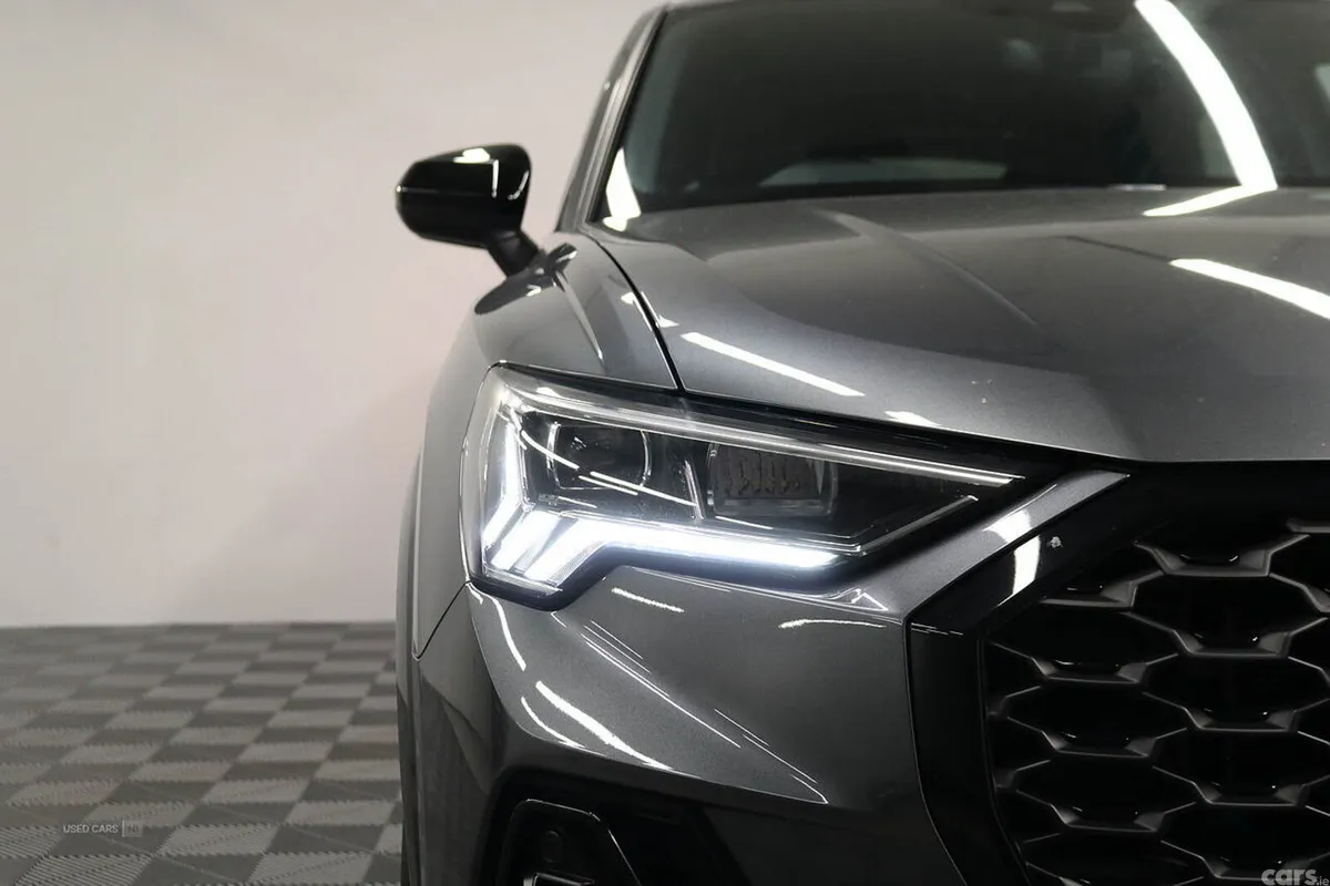 Audi Q3 SUV, Petrol Hybrid, 2023, Grey