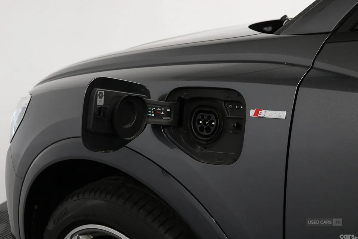 Audi Q3 SUV, Petrol Hybrid, 2023, Grey
