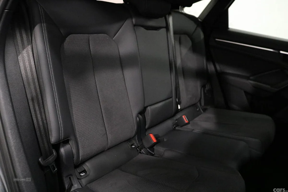 Audi Q3 SUV, Petrol Hybrid, 2023, Grey