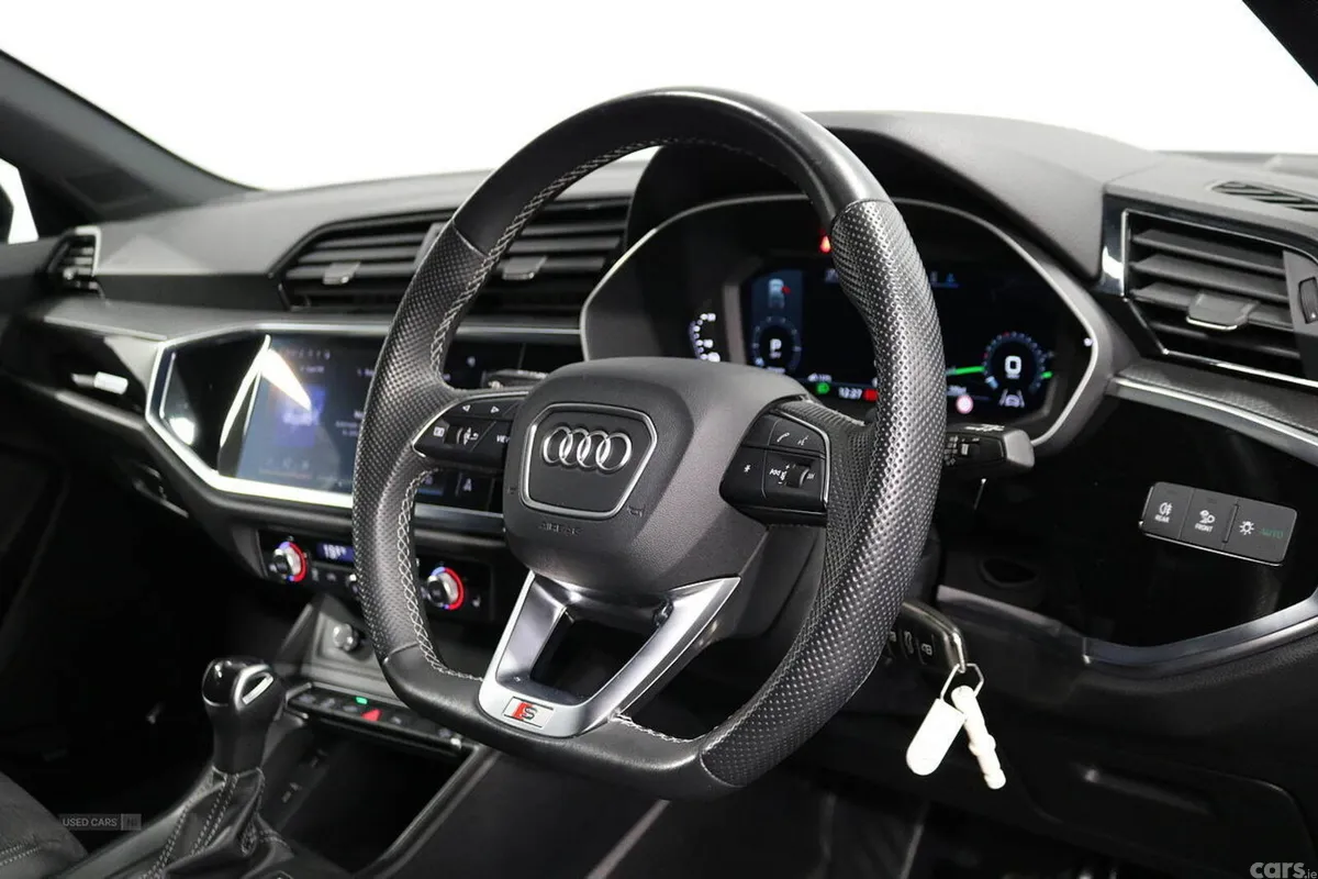 Audi Q3 SUV, Petrol Hybrid, 2023, Grey
