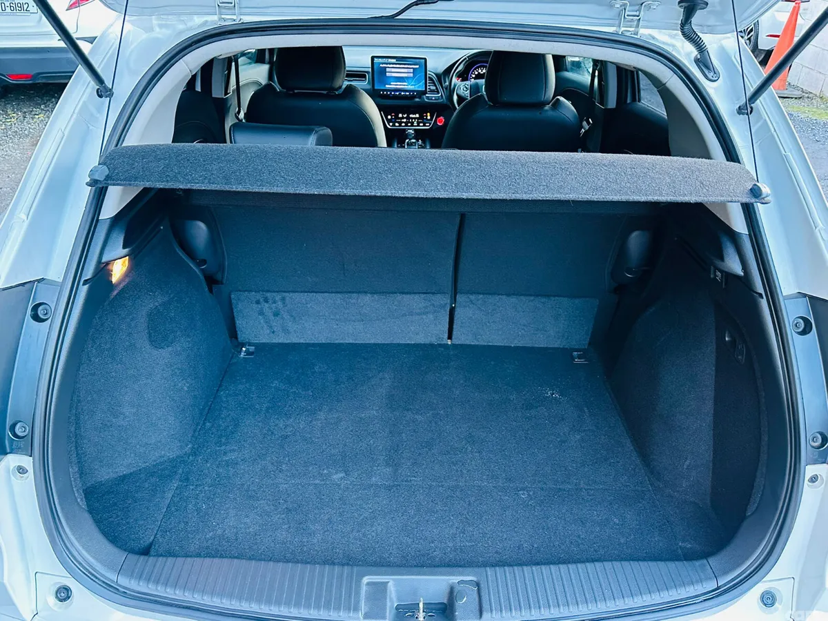 Honda Vezel Estate, Petrol Hybrid, 2019, White