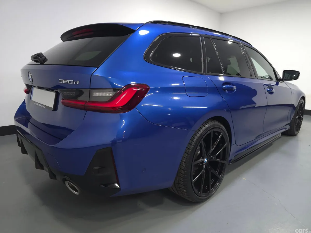 BMW 3-Series Estate, Diesel, 2023, Blue