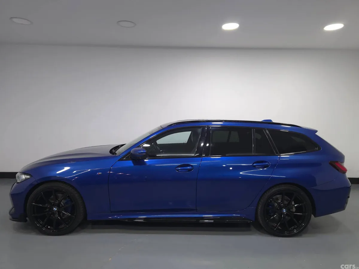 BMW 3-Series Estate, Diesel, 2023, Blue