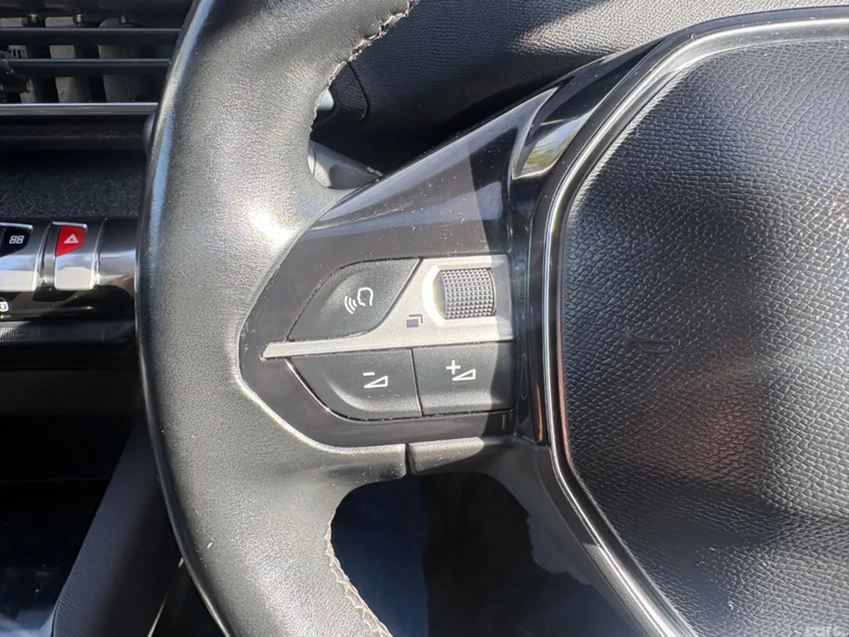 Peugeot 3008 MPV, Diesel, 2017, Brown