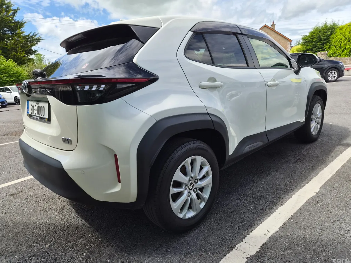 Toyota Yaris Cross SUV, Petrol Hybrid, 2021, White