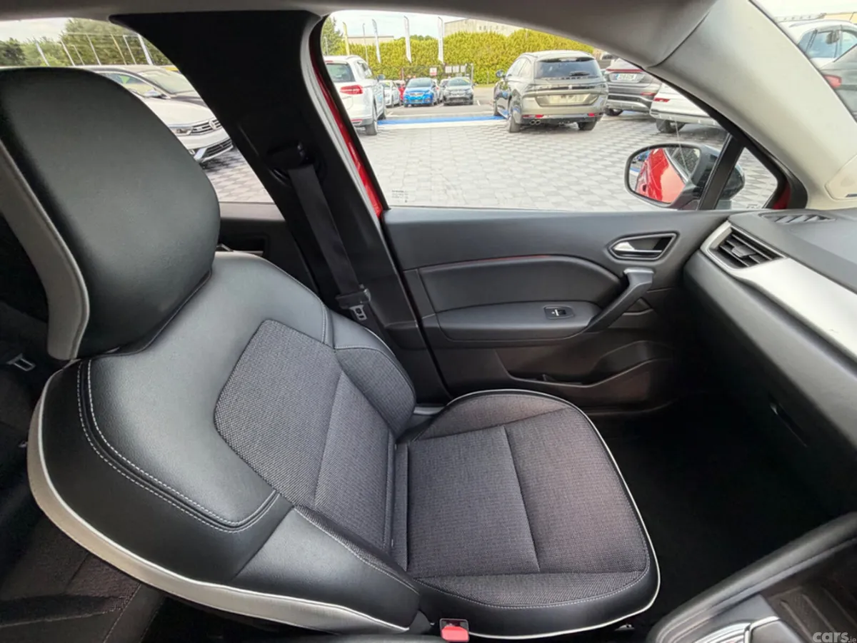 Renault Captur SUV, Petrol, 2021, Red