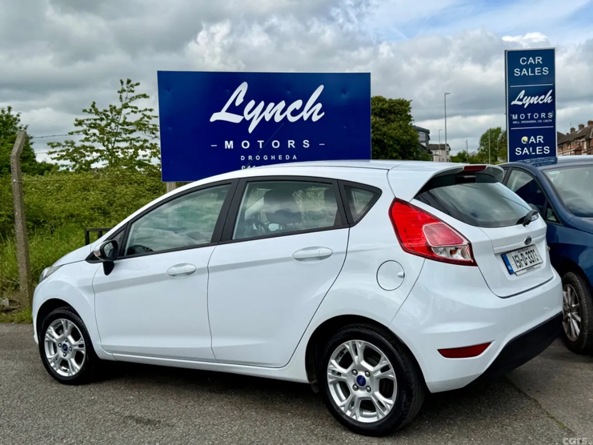 Ford Fiesta Hatchback, Petrol, 2015, White