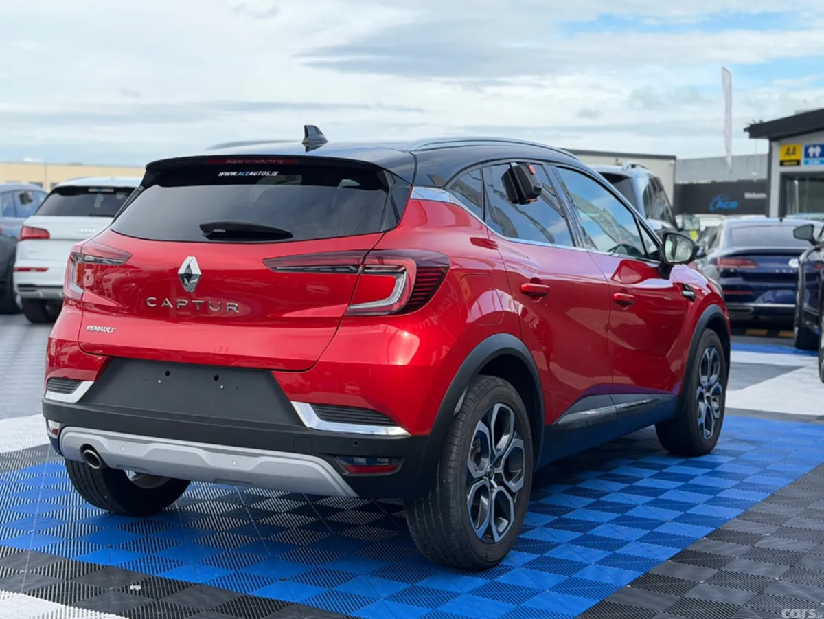 Renault Captur SUV, Petrol, 2021, Red