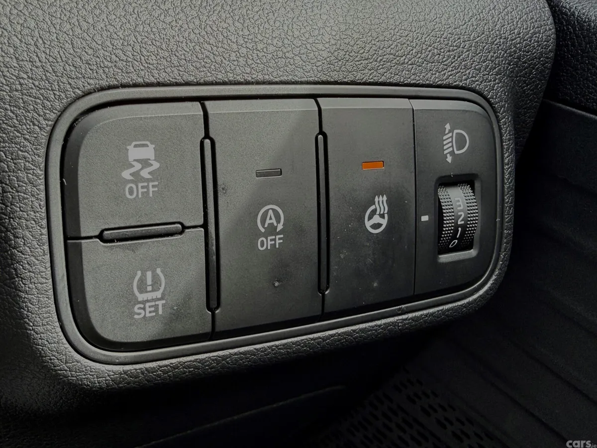 Hyundai Bayon Estate/Jeep, Petrol, 2024, Red