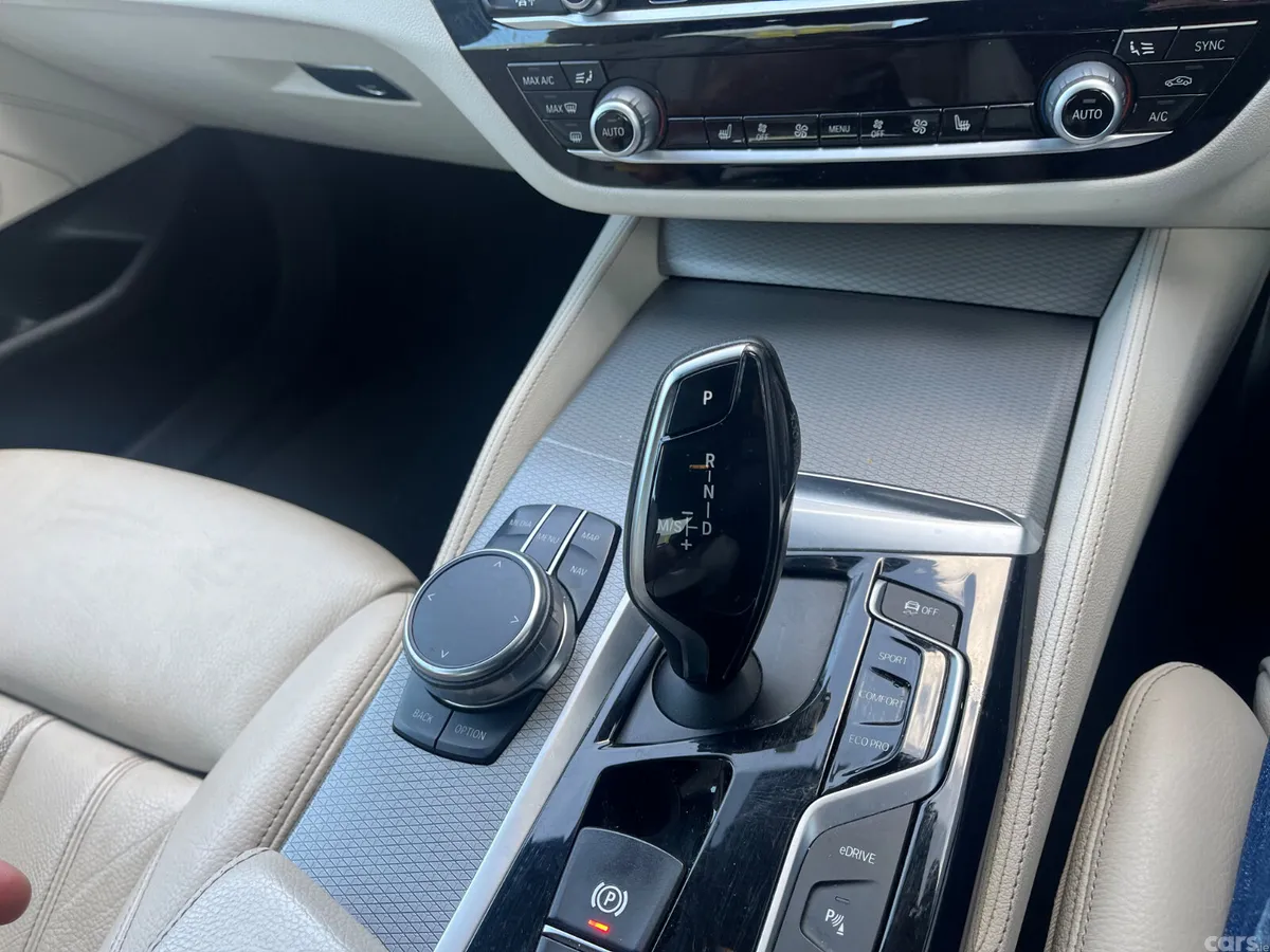 BMW 5-Series Saloon, Petrol Hybrid, 2017, Blue