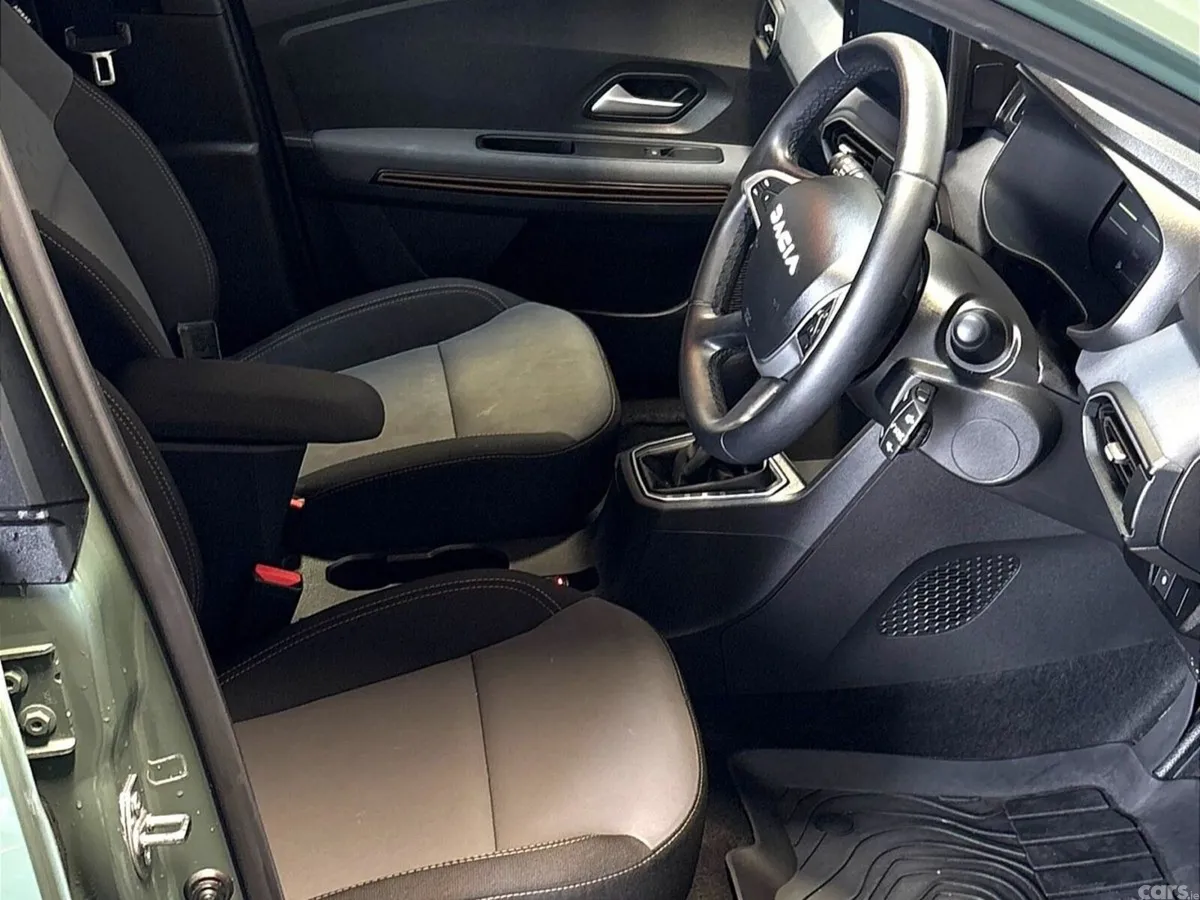 Dacia Jogger MPV, Petrol, 2025, Grey