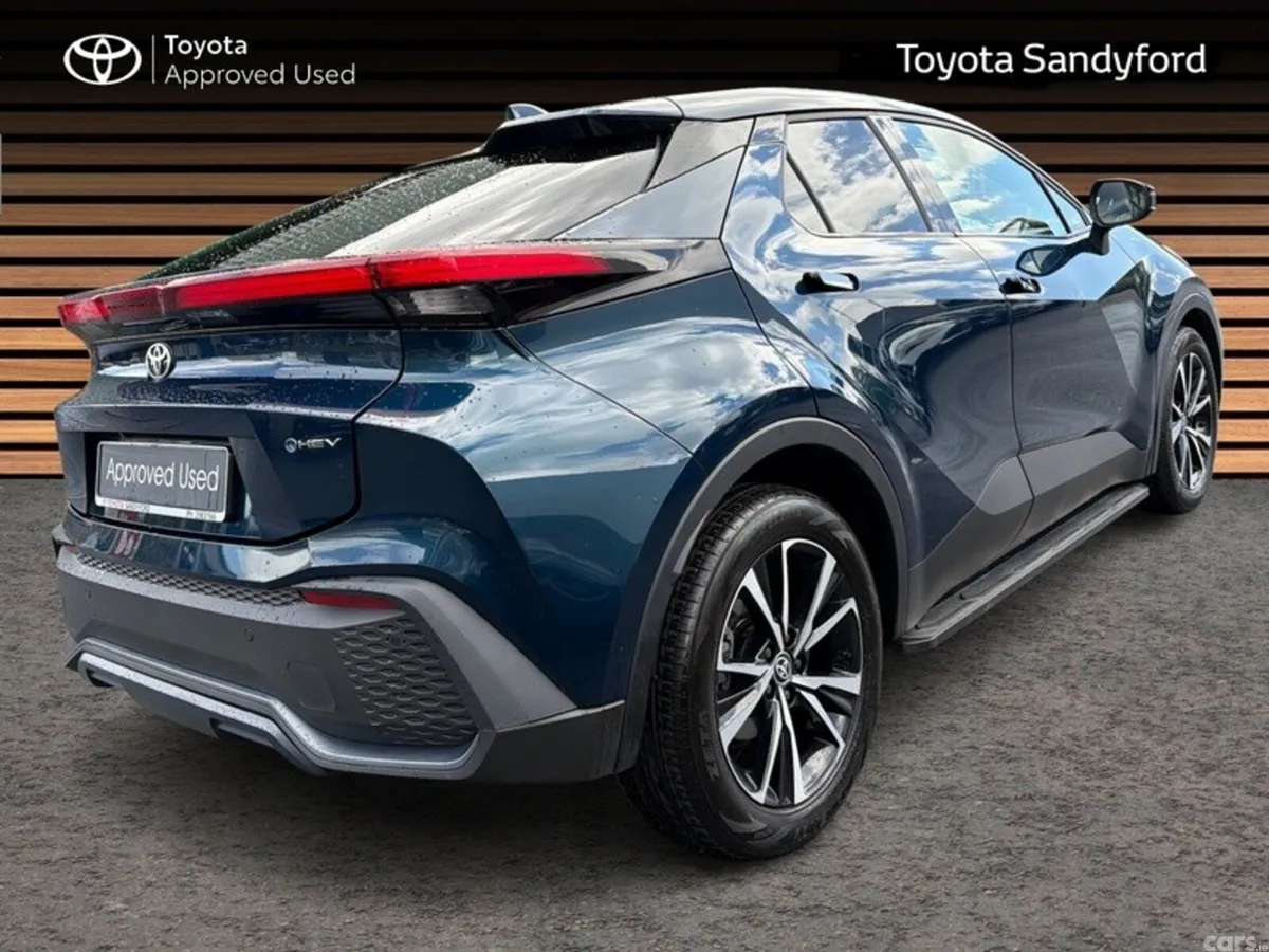 Toyota C-HR SUV, Petrol Hybrid, 2024, Blue