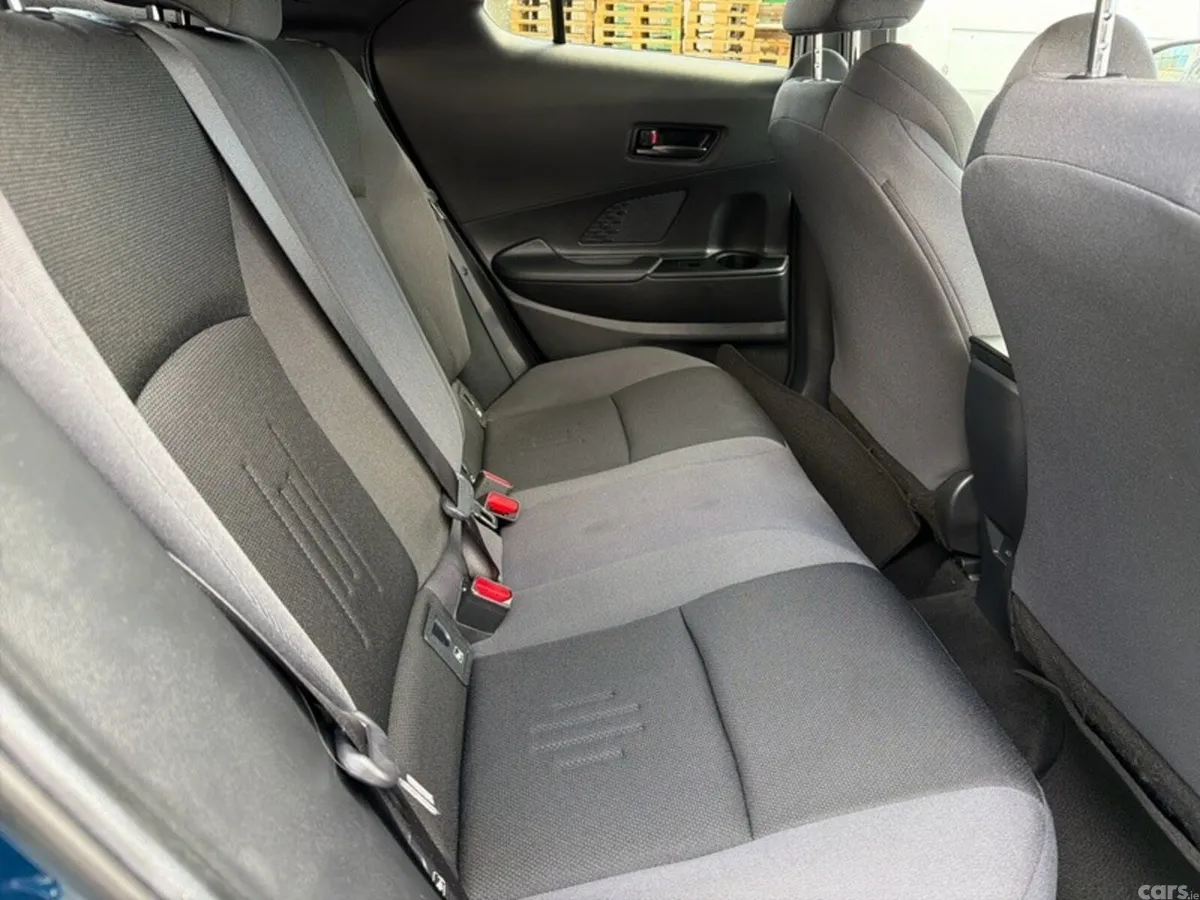 Toyota C-HR SUV, Petrol Hybrid, 2024, Blue