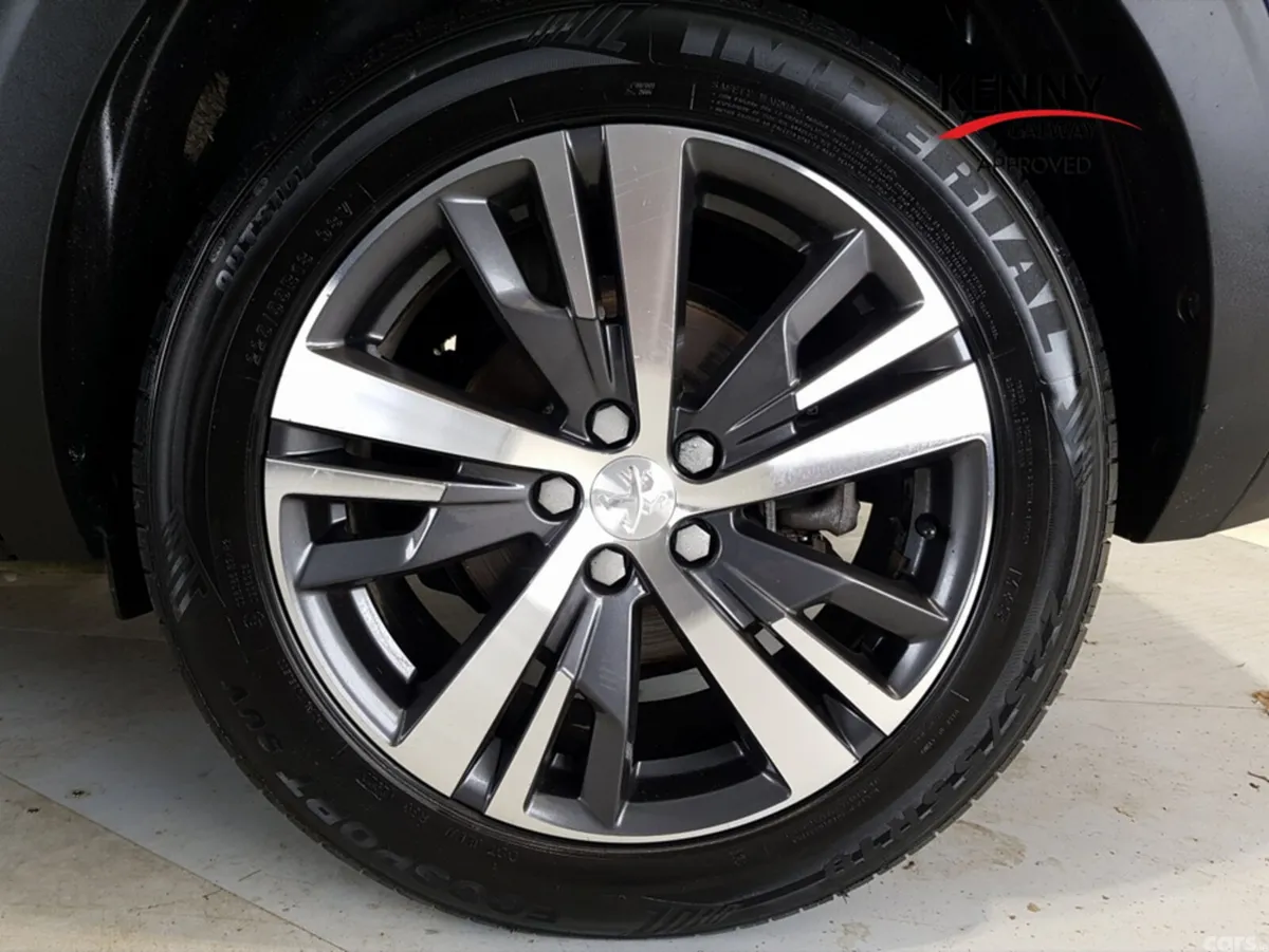 Peugeot 5008 MPV, Diesel, 2022, Blue
