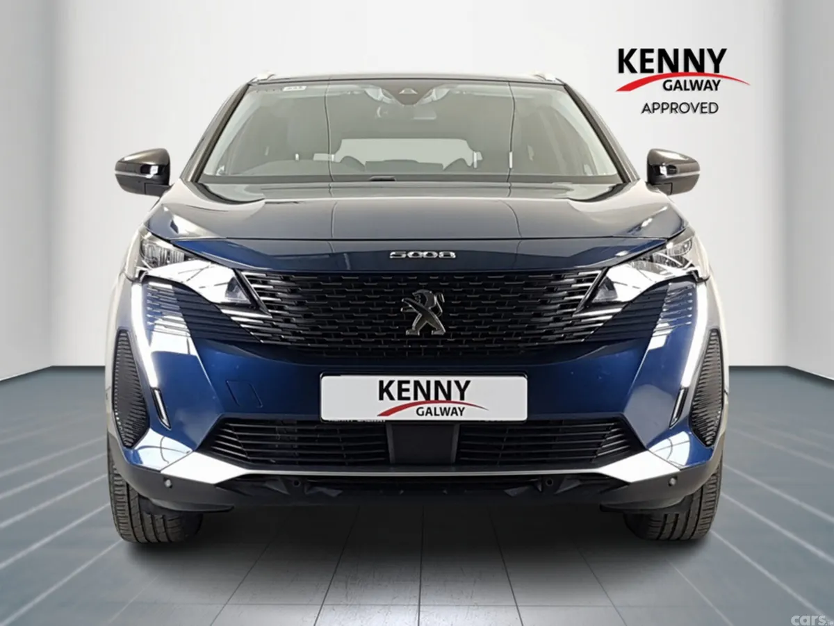 Peugeot 5008 MPV, Diesel, 2022, Blue