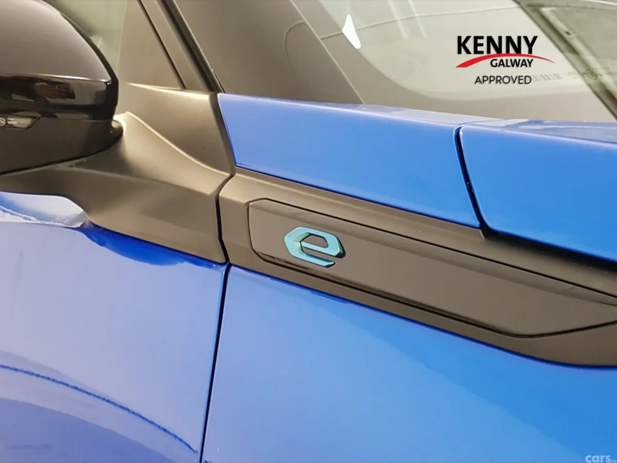 Peugeot 2008 Hatchback, Electric, 2023, Blue