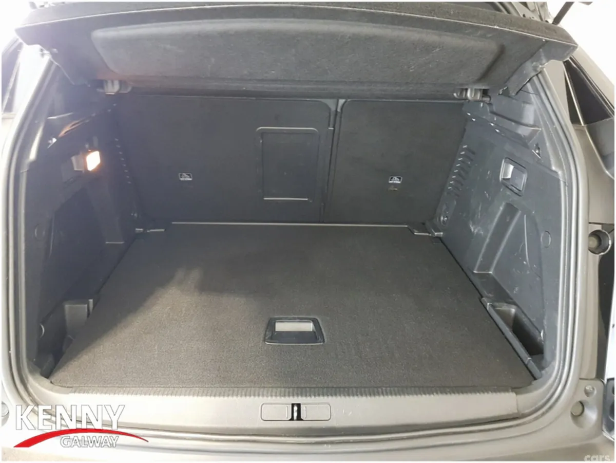 Peugeot 3008 MPV, Diesel, 2023, Black