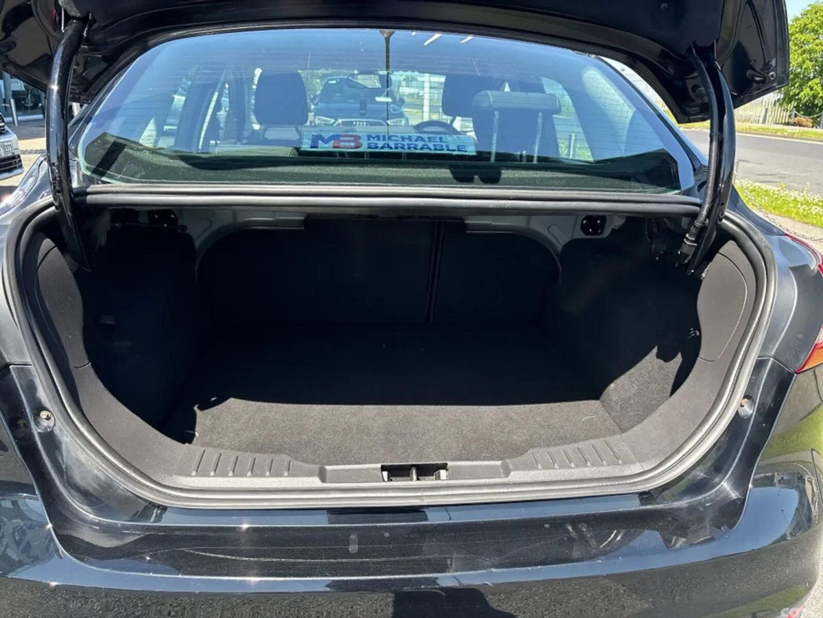 Ford Focus Saloon, Diesel, 2017, Black