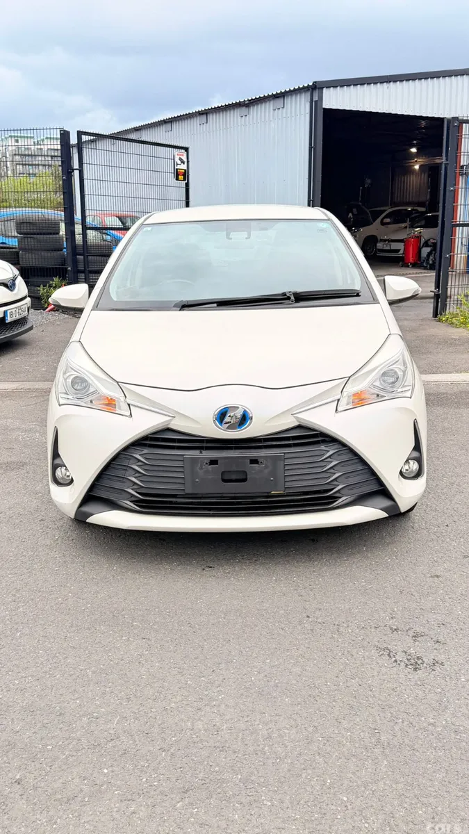Toyota Vitz Hatchback, Petrol Hybrid, 2019, White