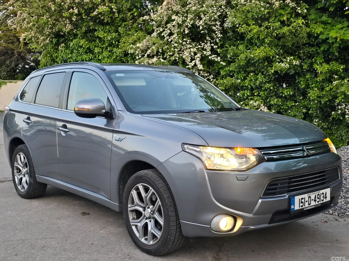 Mitsubishi Outlander SUV, Petrol Plug-in Hybrid, 2015, Grey