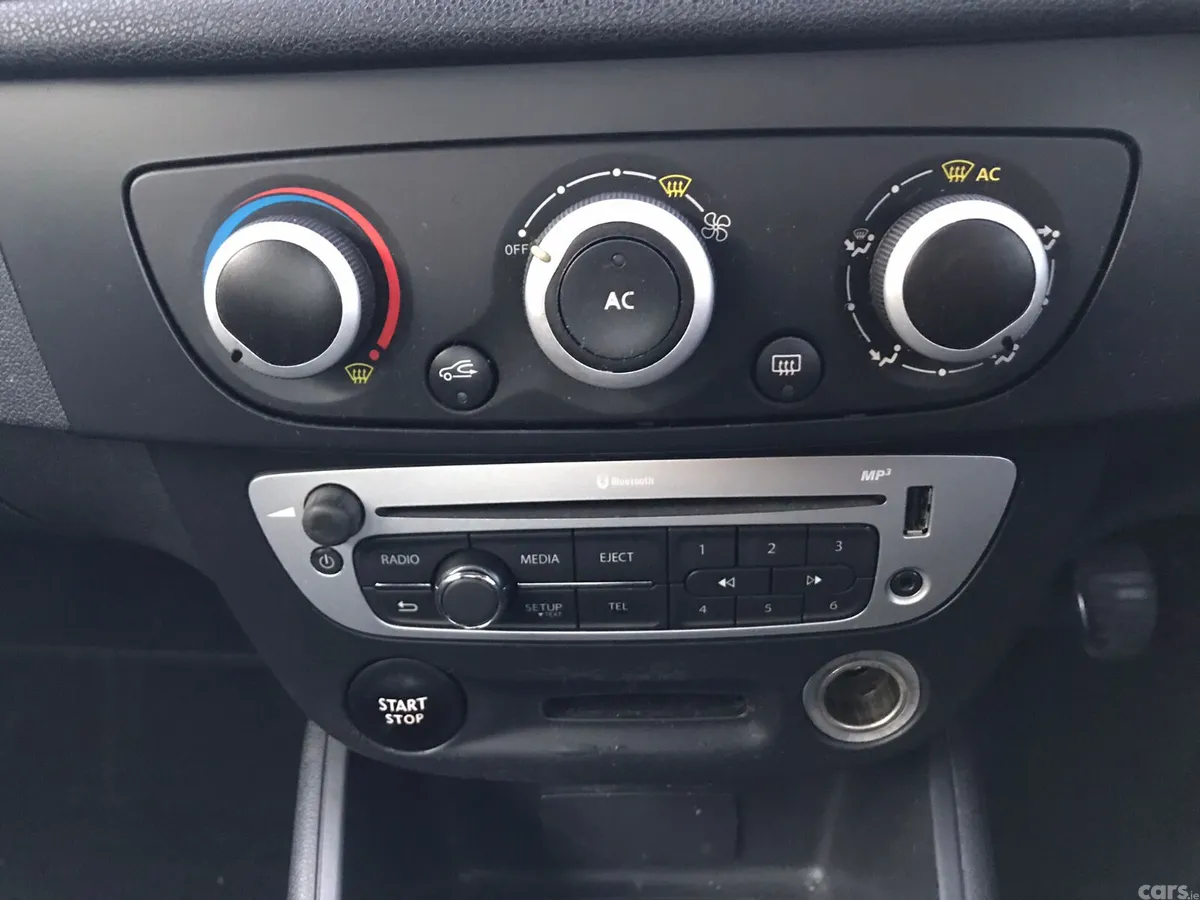 Renault Fluence Saloon, Diesel, 2016, Black